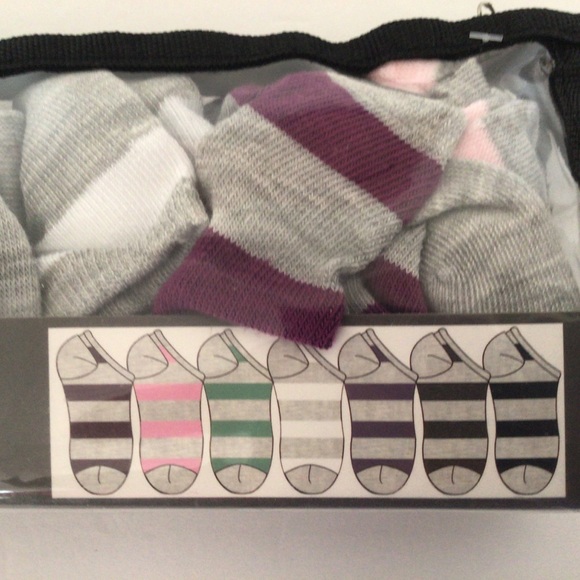 FIRT LOVE PACK OF 7 PAIRS OF LOW CUT SOCKS NWT - Picture 9 of 11